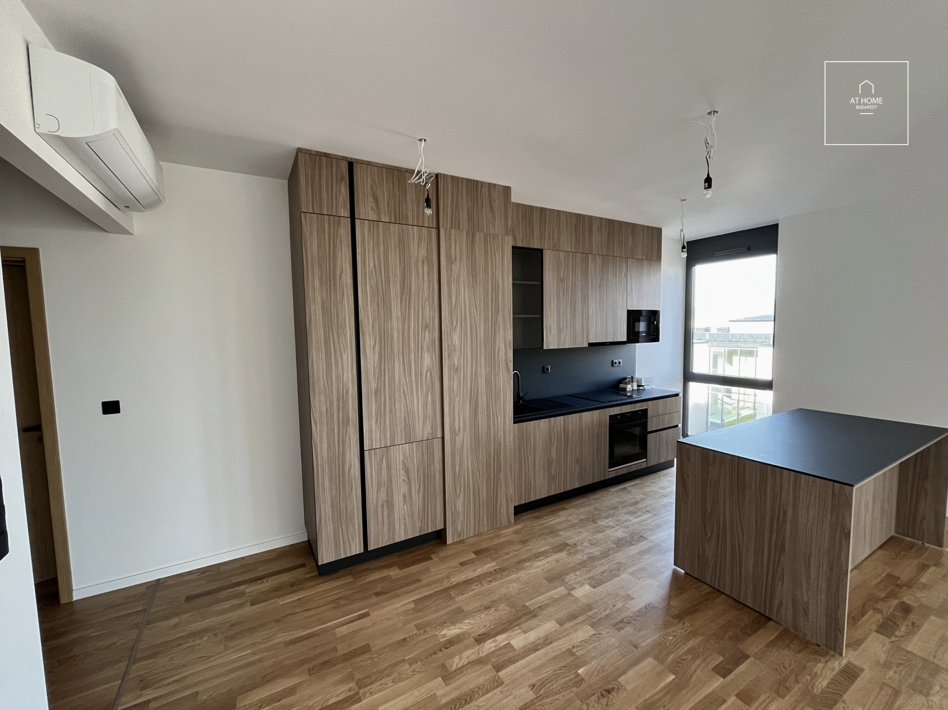 Newly built third-floor apartment with a balcony for rent  in District XII.