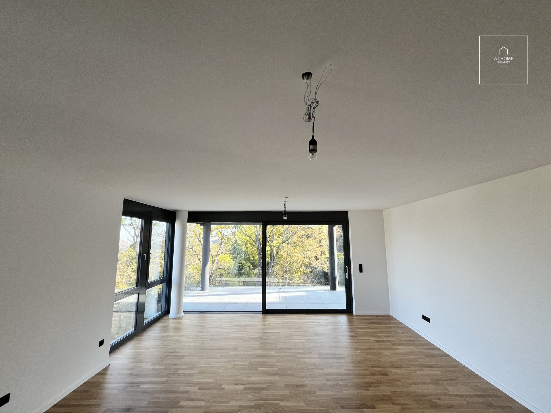 Newly built third-floor apartment with a balcony for rent  in District XII.