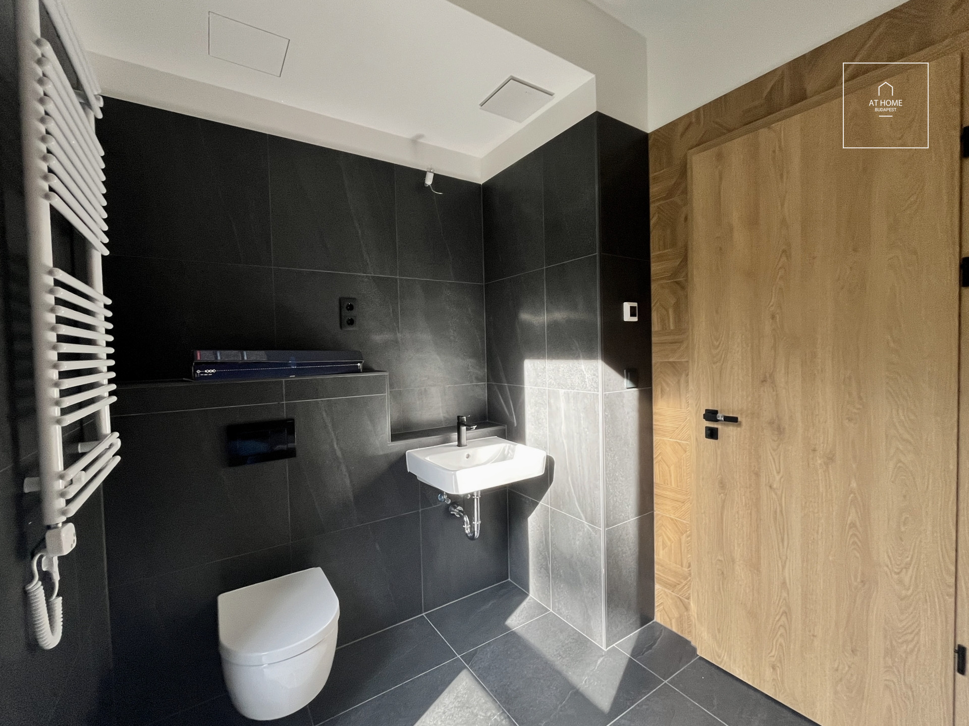 Newly built third-floor apartment with a balcony for rent  in District XII.