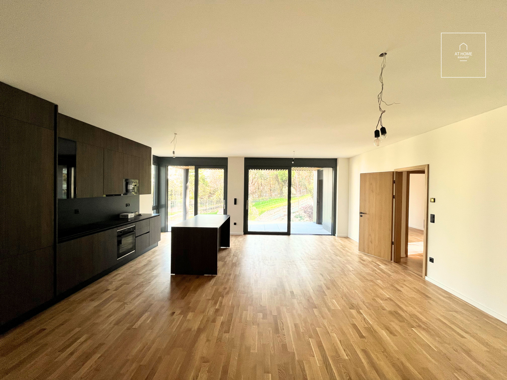 Newly built first-floor apartment with a balcony and garden access for rent in District XII