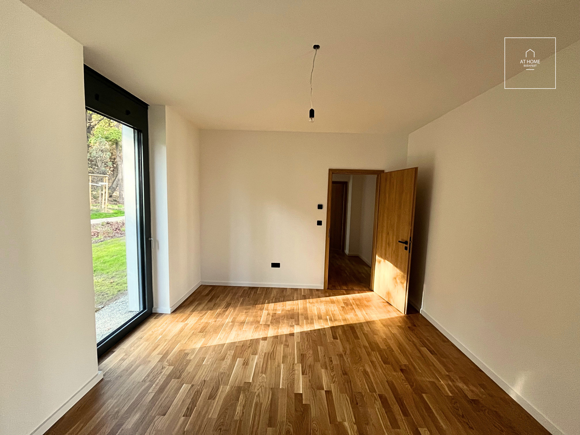 Newly built first-floor apartment with a balcony and garden access for rent in District XII