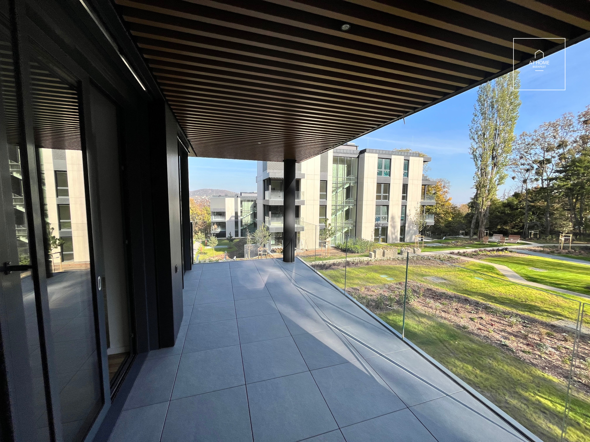 Newly built first-floor apartment with a balcony and garden access for rent in District XII
