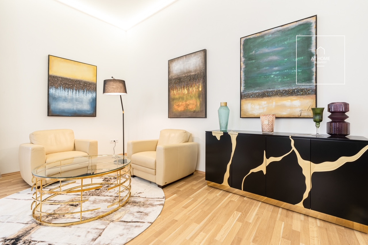 Renovated 2-Bedroom Premium Apartment in District V, Belváros