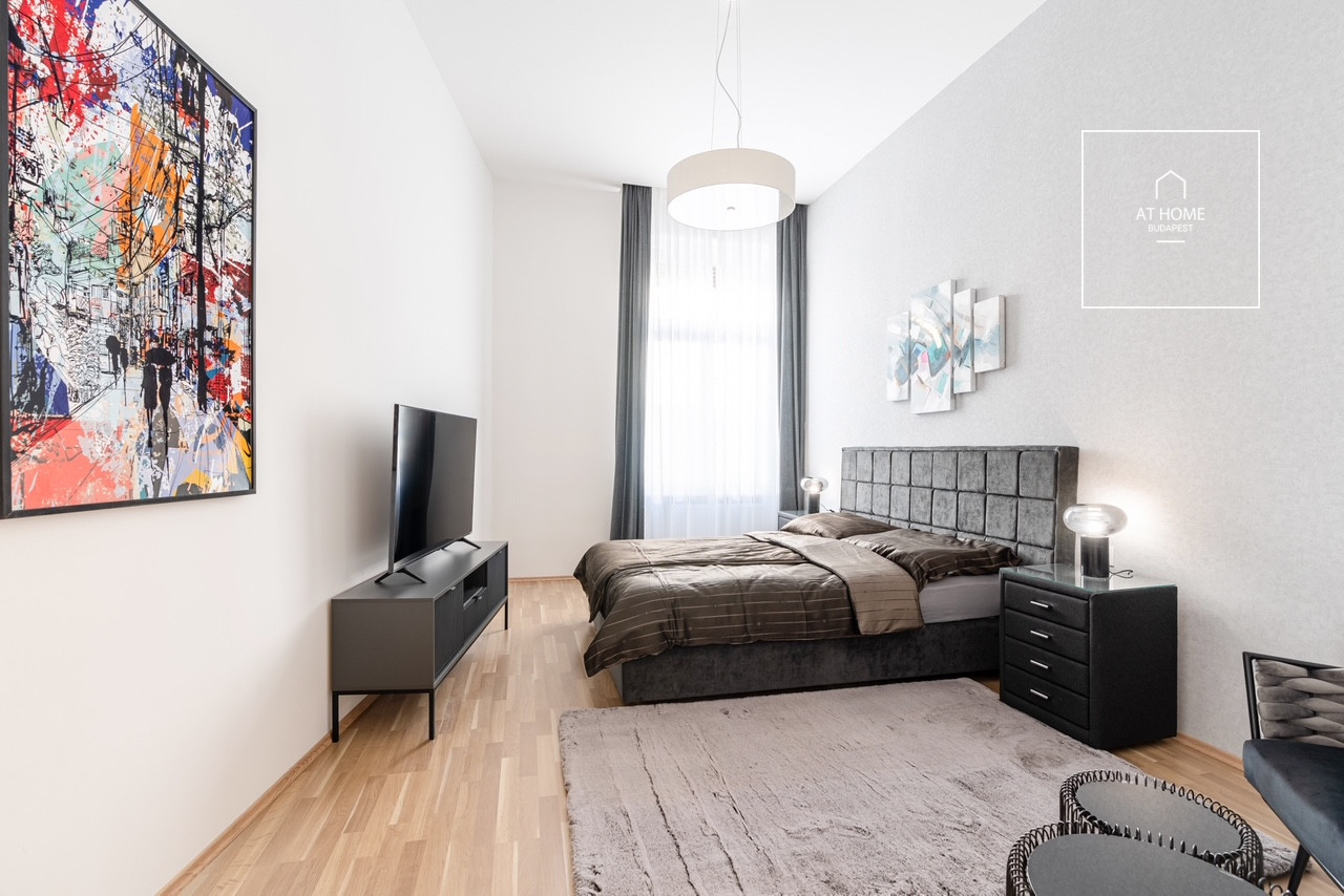 Renovated 2-Bedroom Premium Apartment in District V, Belváros