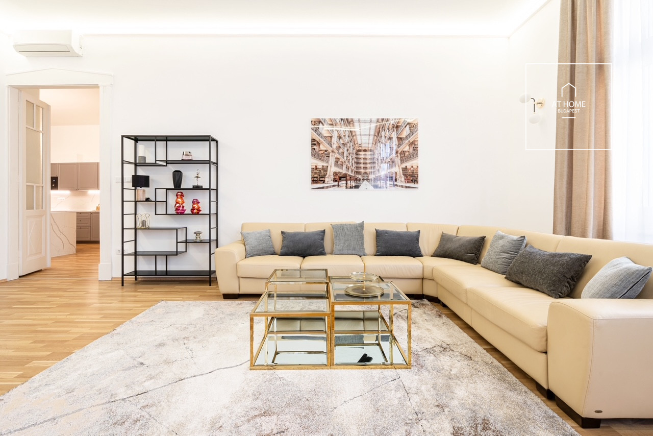 Renovated 2-Bedroom Premium Apartment in District V, Belváros