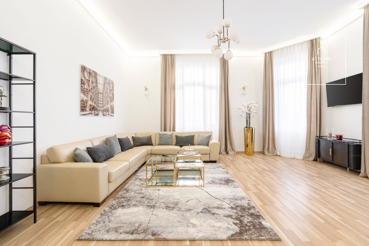 Renovated 2-Bedroom Premium Apartment in District V, Belváros