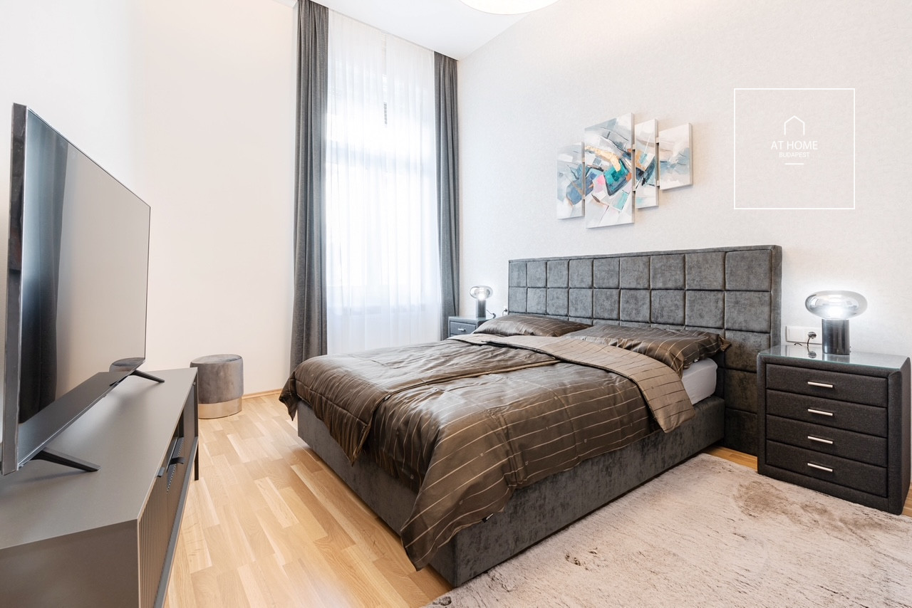 Renovated 2-Bedroom Premium Apartment in District V, Belváros