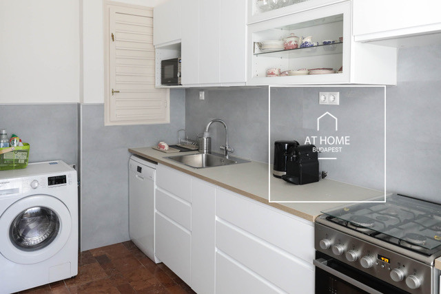 Two-bedroom renovated apartment for rent in 13th district, Lipótváros