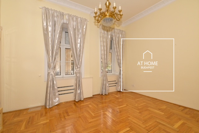 Two-bedroom 122 sqm apartment Budapest VI. district Terézváros