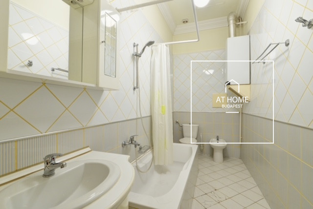 Two-bedroom 122 sqm apartment Budapest VI. district Terézváros