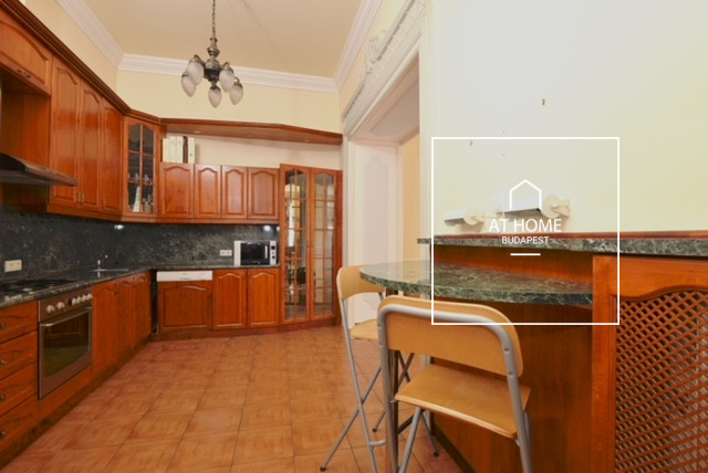 Two-bedroom 122 sqm apartment Budapest VI. district Terézváros