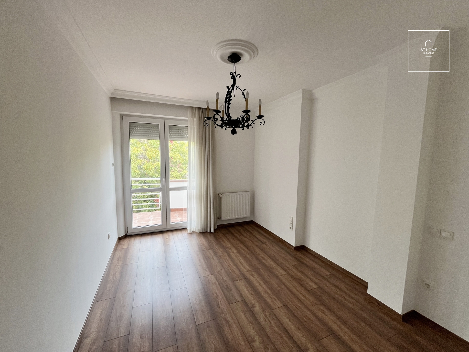 Spacious, Unfurnished Apartment with Garage in District XII