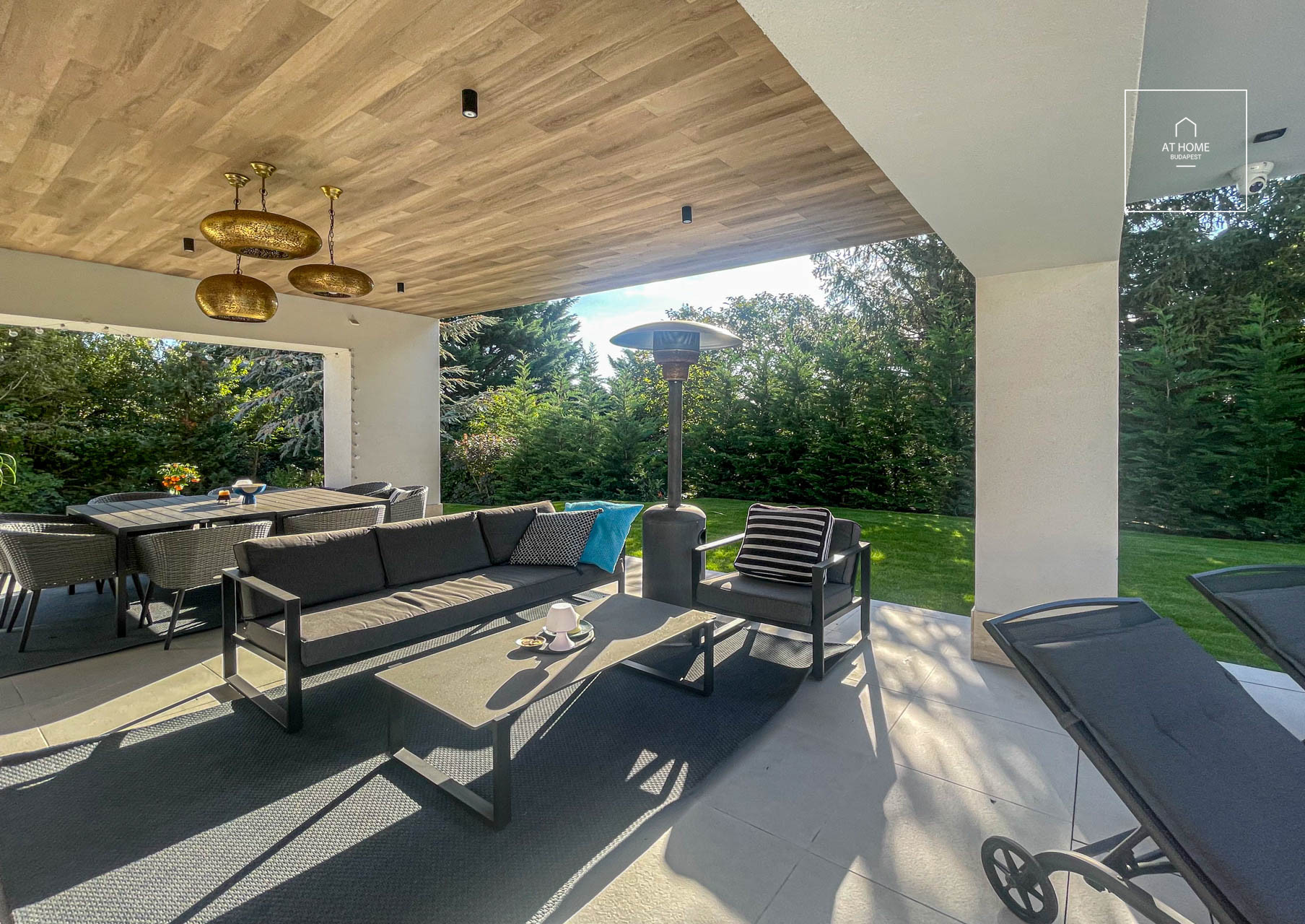 Exclusive 350 sqm family house with pool in Budapest, 3rd district, Hármashatárhegy