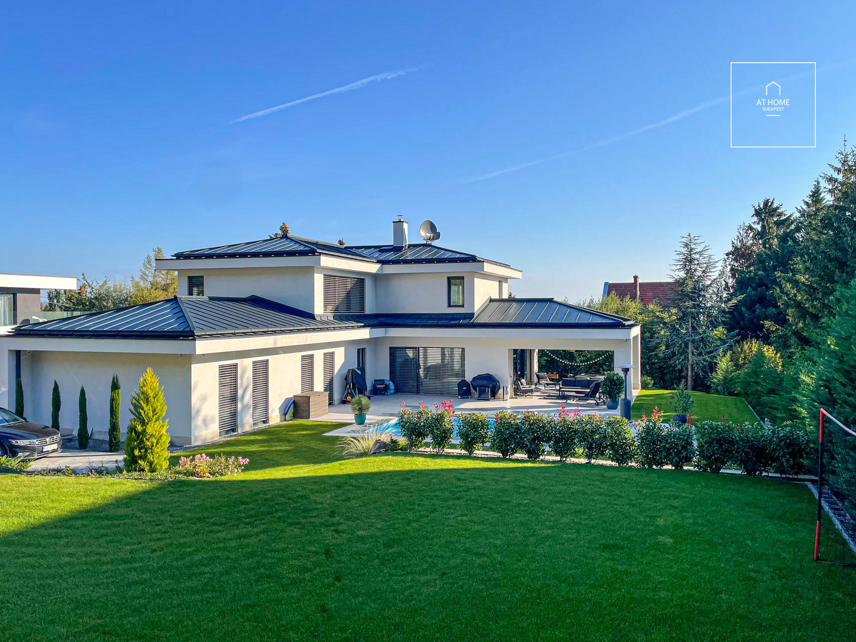 Exclusive 350 sqm family house with pool in Budapest, 3rd district, Hármashatárhegy