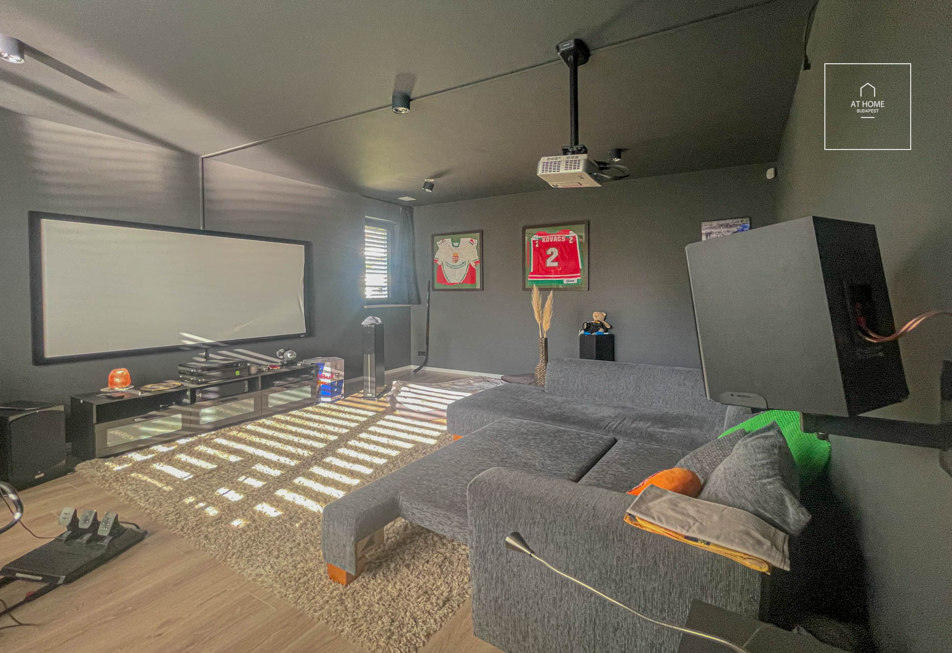 Exclusive 350 sqm family house with pool in Budapest, 3rd district, Hármashatárhegy