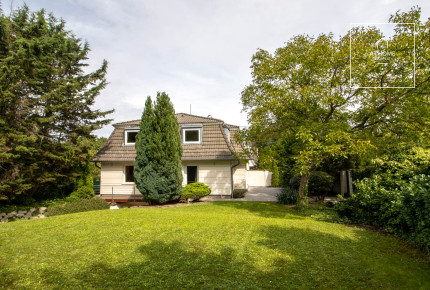 Refurbished detached house for rent  II/A. district, Remetekertváros