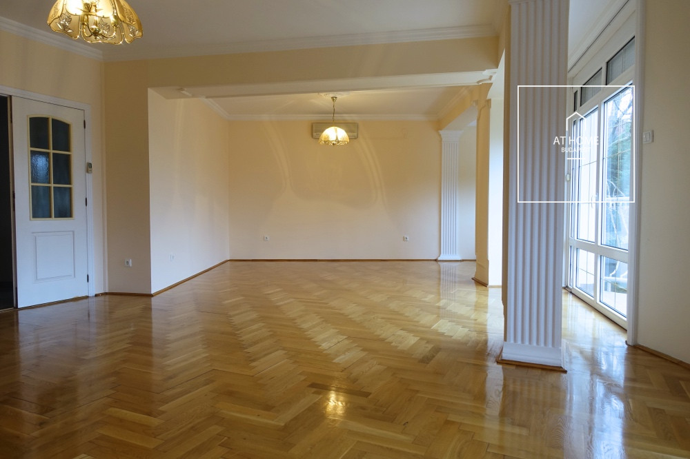Elegant semi-detached house for rent Budapest XII. district, Mártonhegy