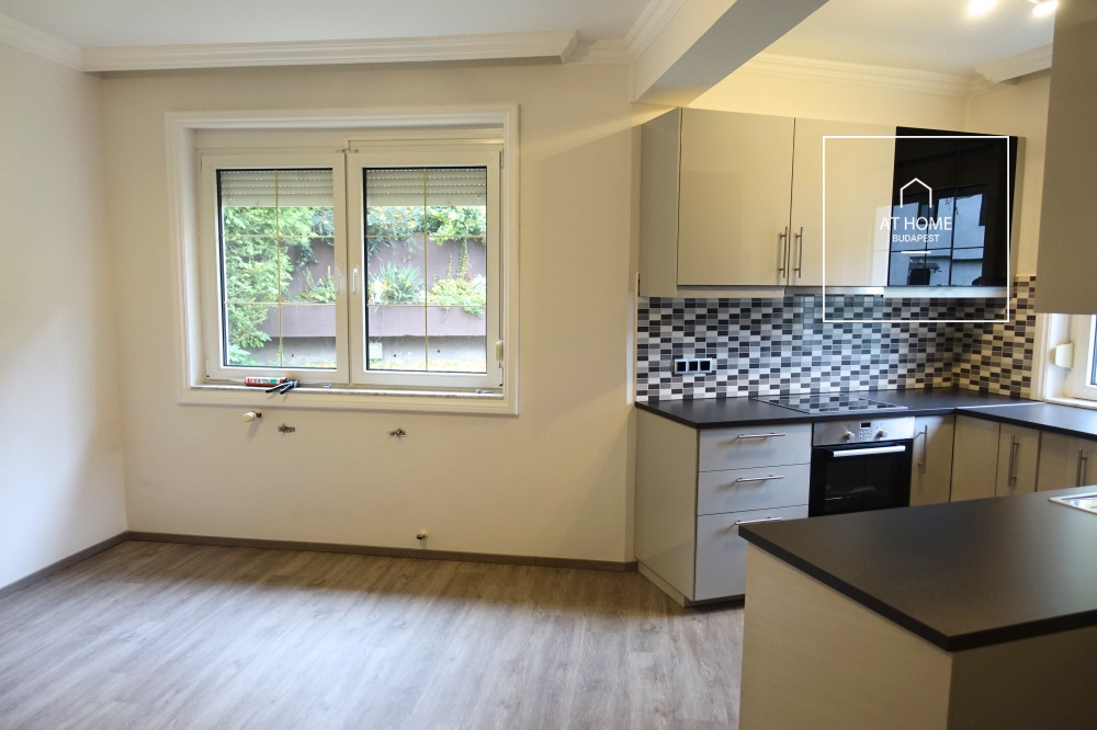 Elegant semi-detached house for rent Budapest XII. district, Mártonhegy