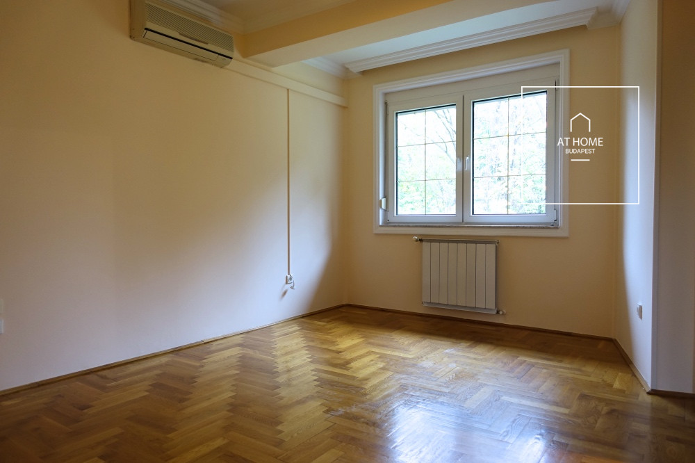 Elegant semi-detached house for rent Budapest XII. district, Mártonhegy