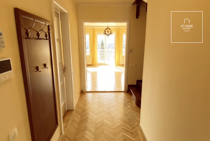 Refurbished 4-bedroom apartment in the II. district, Budapest