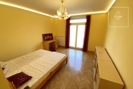 Refurbished 4-bedroom apartment in the II. district, Budapest