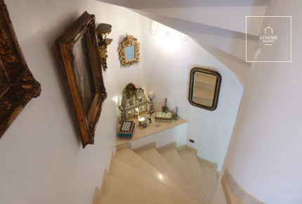 Separate semi-detached house with view and beautiful garden for sale in Budapest, district 12