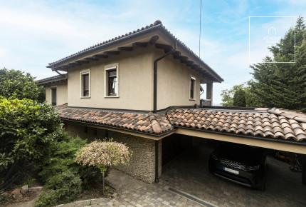 Exclusive house for sale in the 3rd district of Budapest