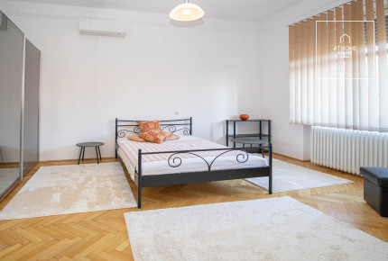 Renovated 3-bedroom apartment with terrace Budapest 2nd district Rózsadomb