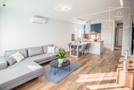 Circular panoramic exclusive apartment in the 1st district of Budapest